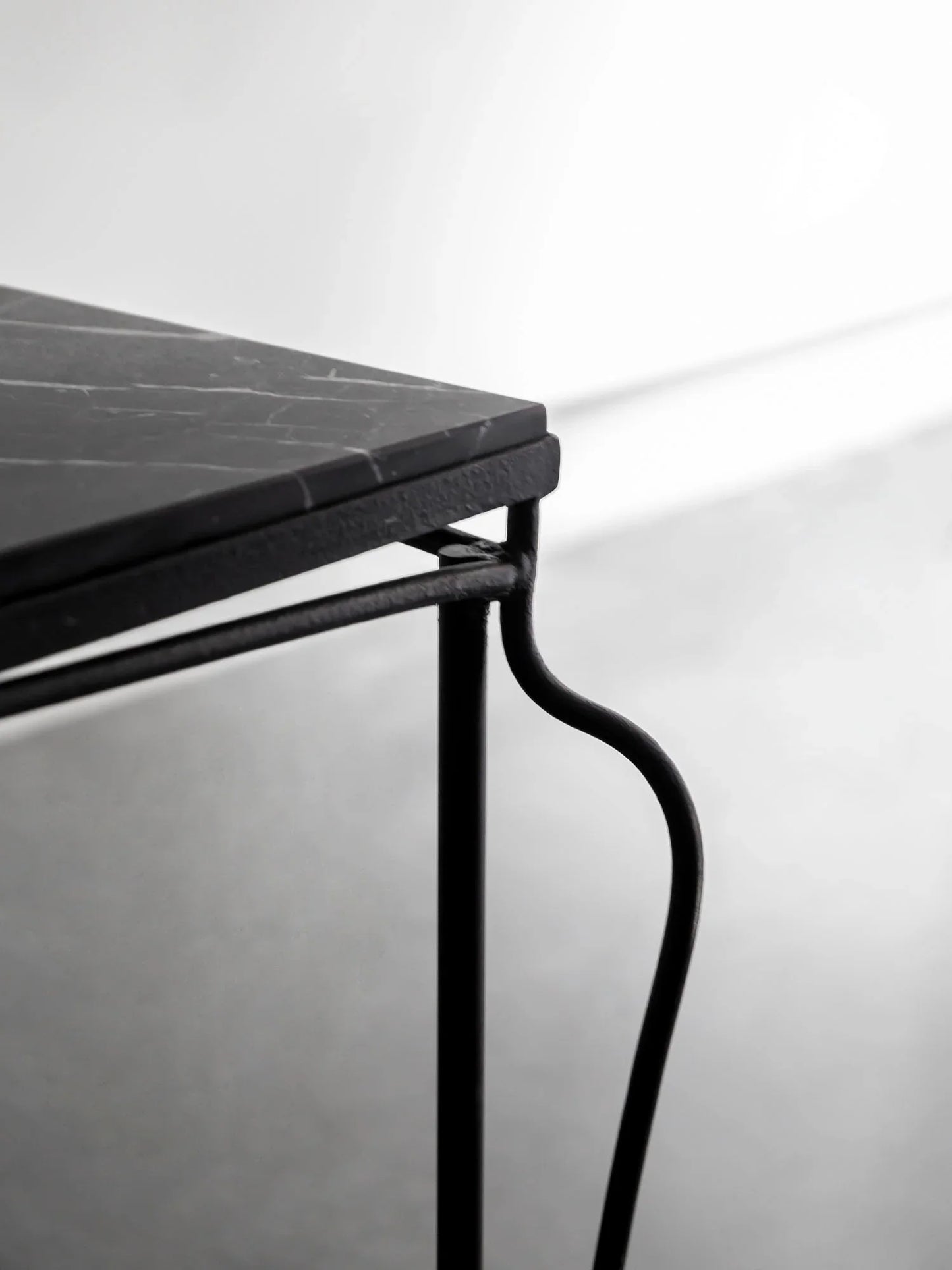 MESA DE ESTILO RECONSTRUCTION