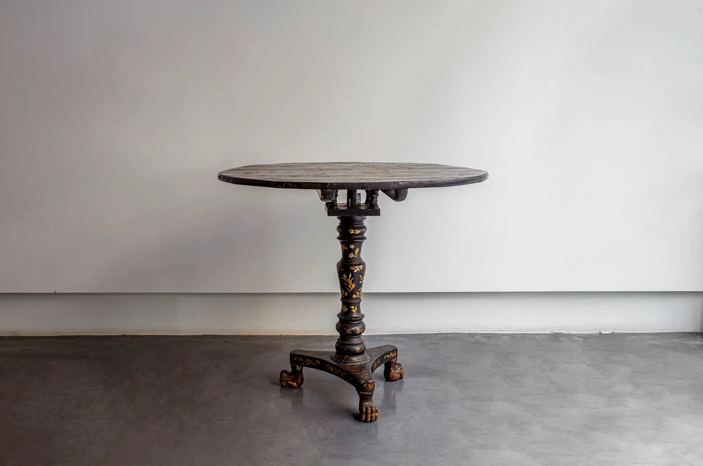 TABLE CHINOISERIE