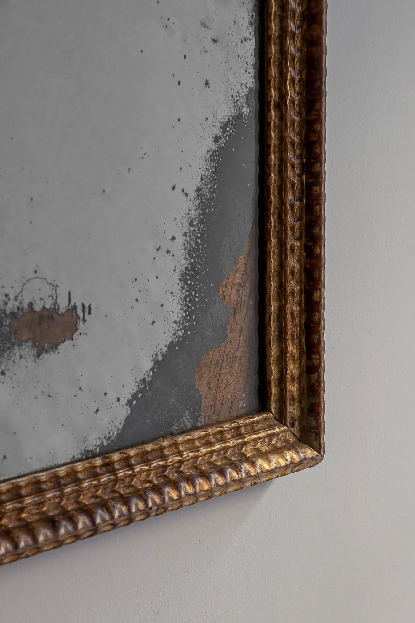 GOLDEN MIRROR