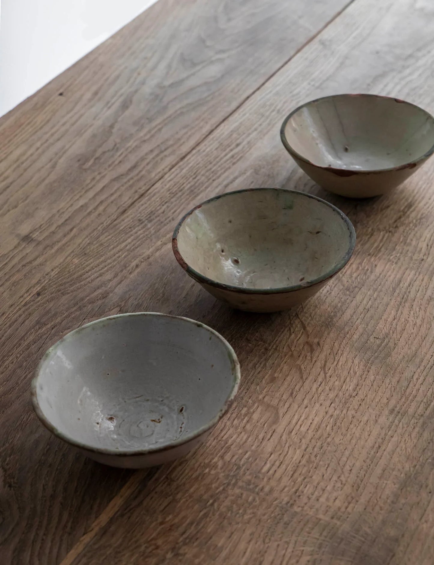 Granada-style glazed ceramic bowls