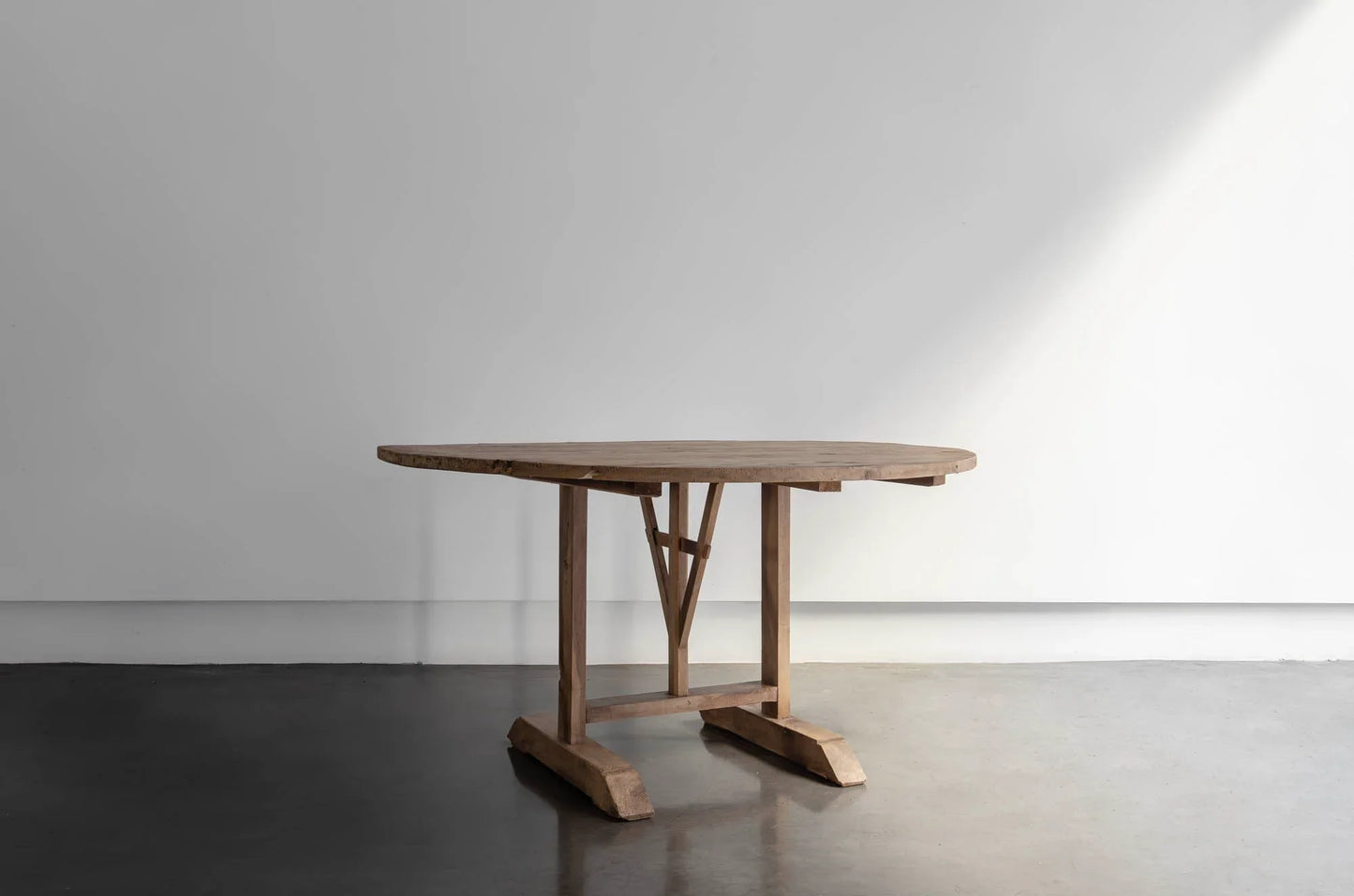 MESA DE VENDIMIA EN MADERA DE ROBLE