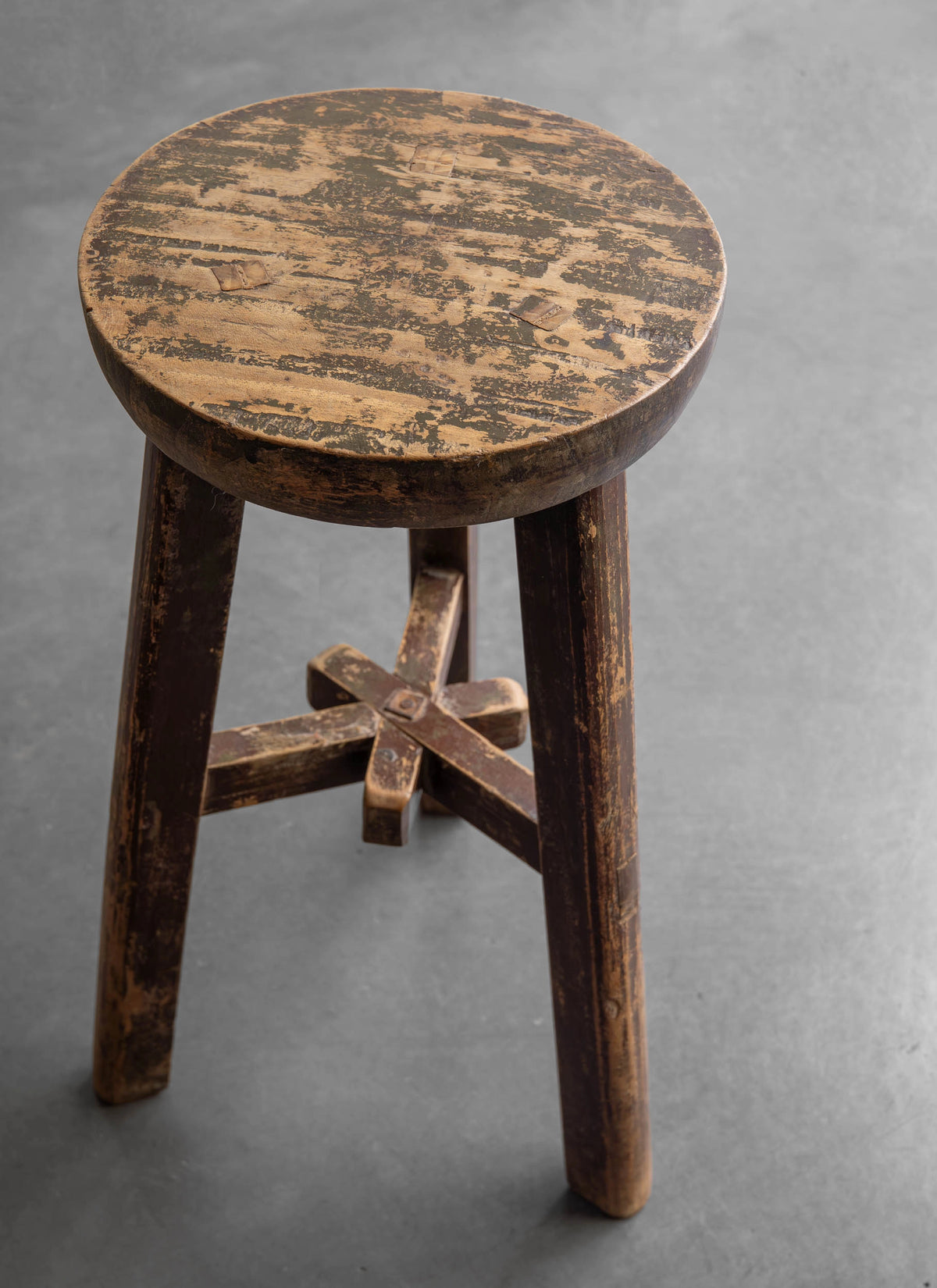 Taburete en madera de olmo