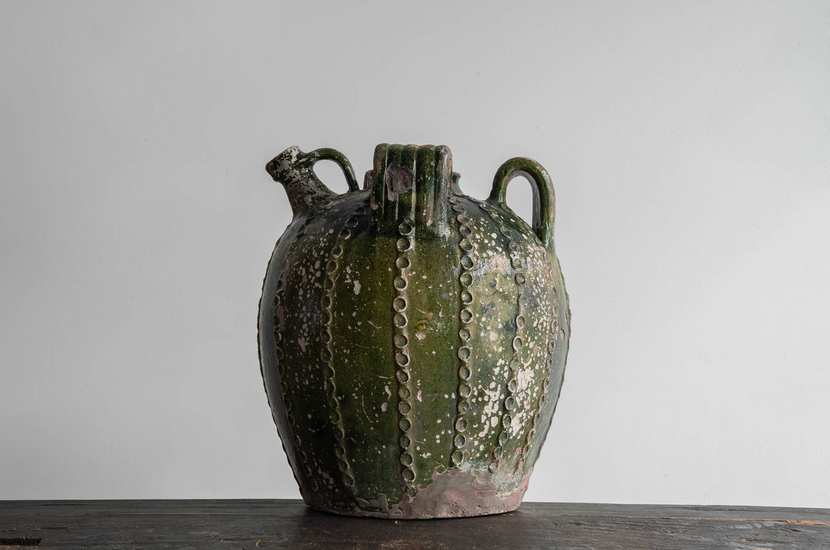 Jarra de terracota esmaltada en verde