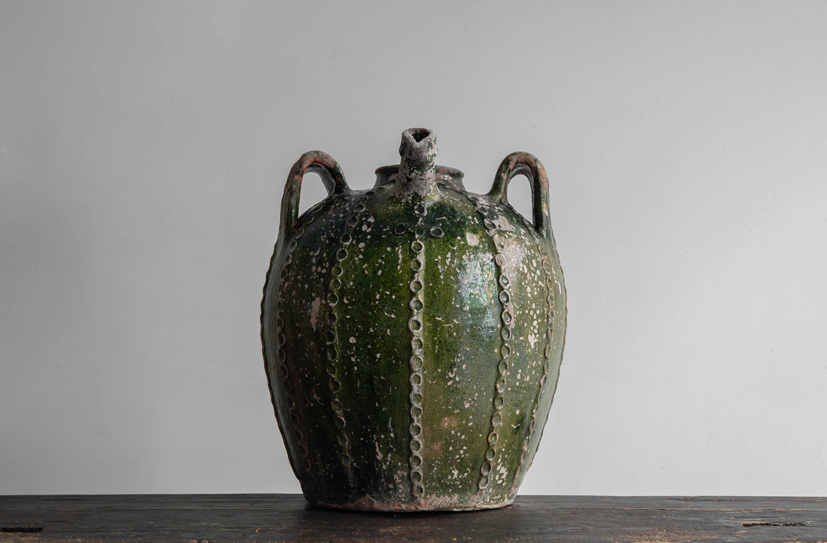 Jarra de terracota esmaltada en verde