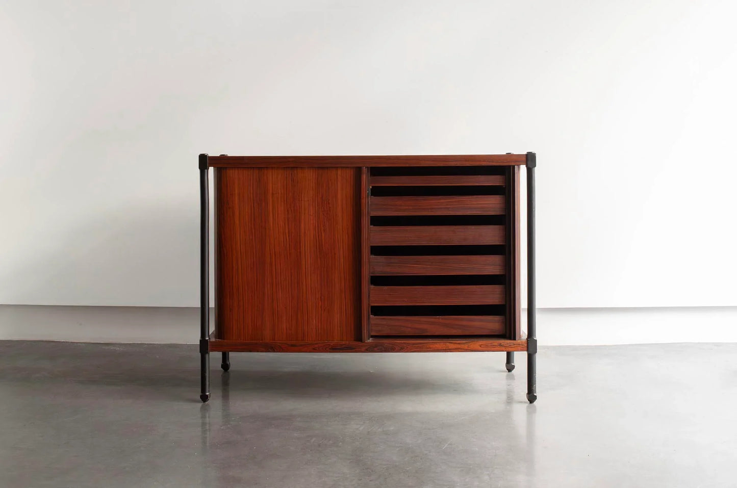SIDEBOARD