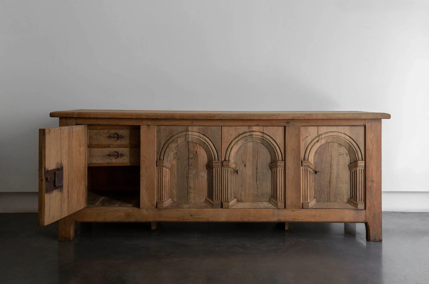 BUFFET SCULPTÉ