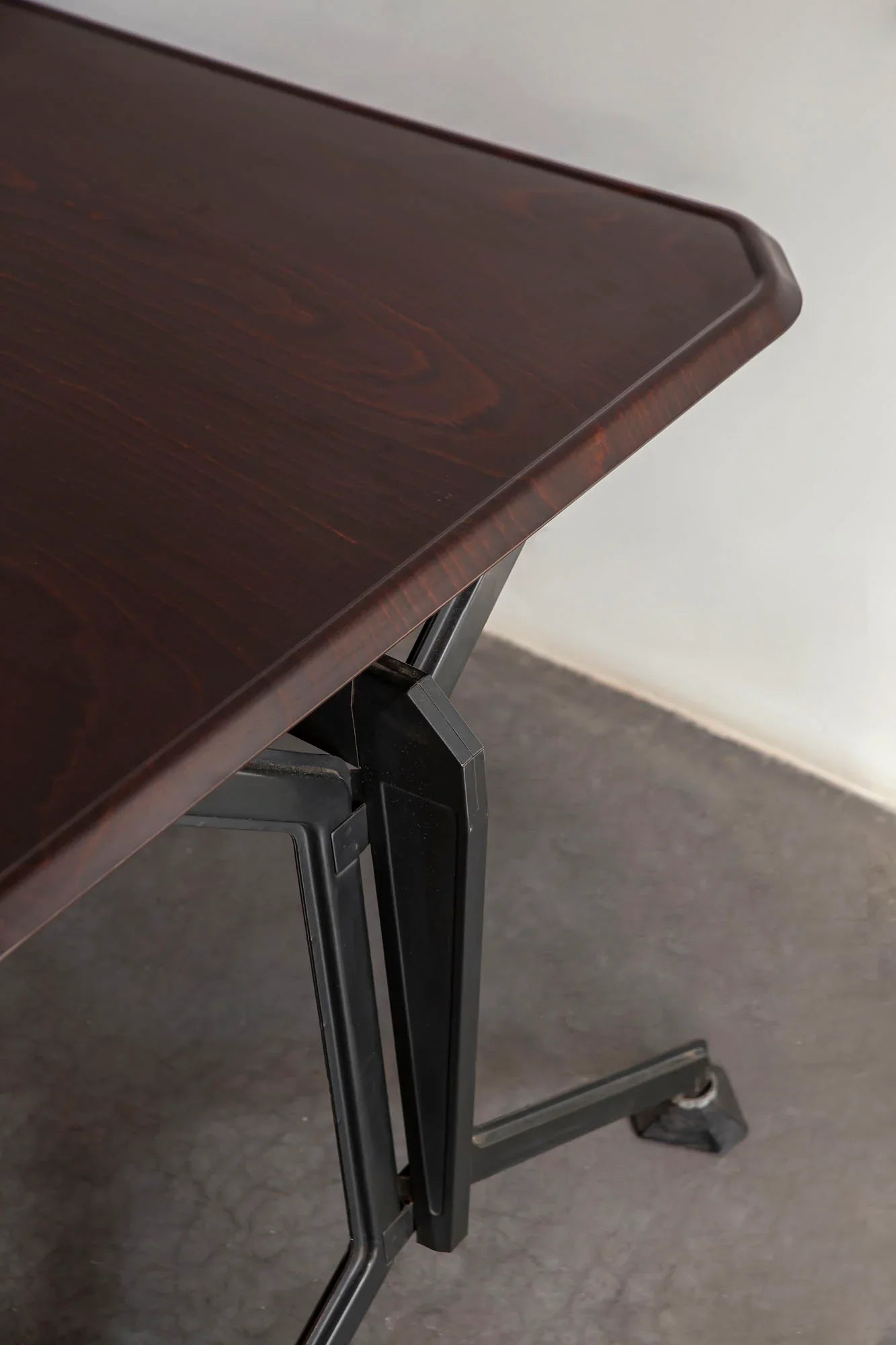 MESA DE DESPACHO ARCO DE BBPR STUDIO PARA OLIVETTI SYNTHESIS