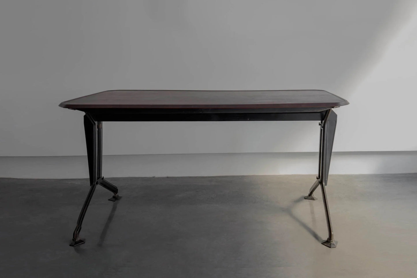 MESA DE DESPACHO ARCO DE BBPR STUDIO PARA OLIVETTI SYNTHESIS