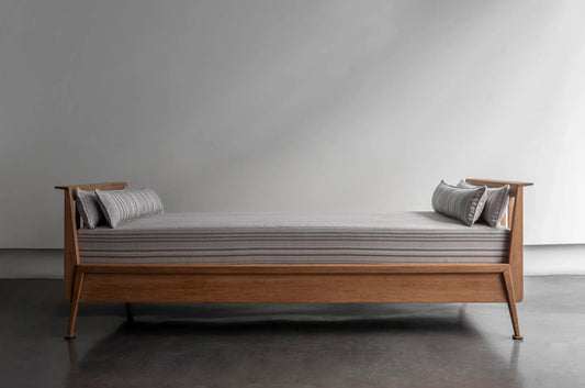 FUNCTIONALIST OAK DIVAN