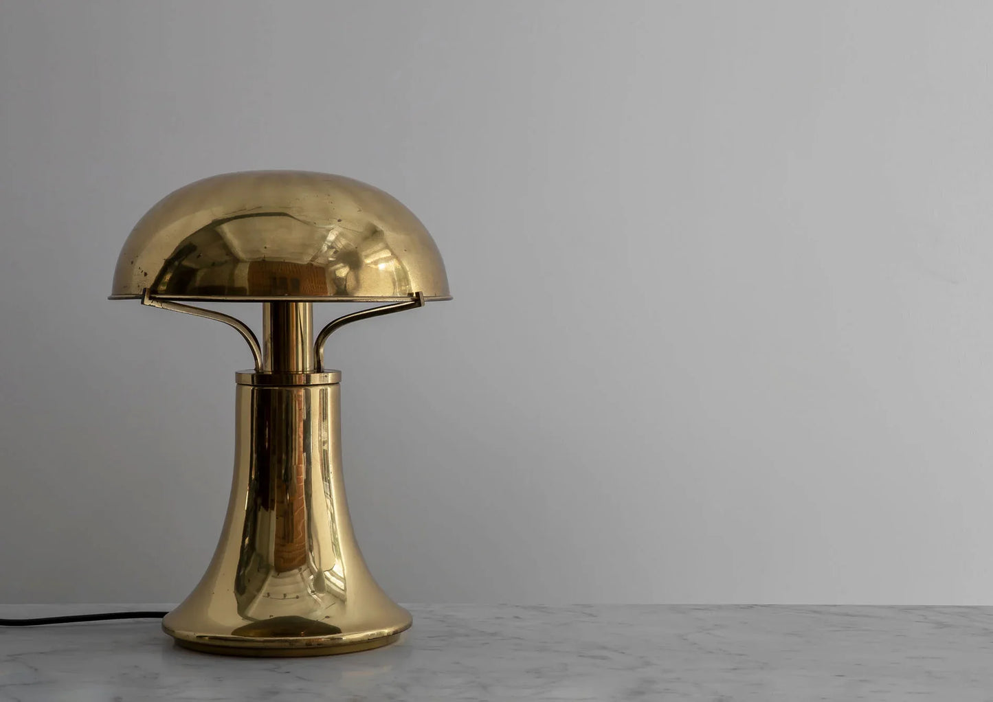 LAMPE DE TABLE