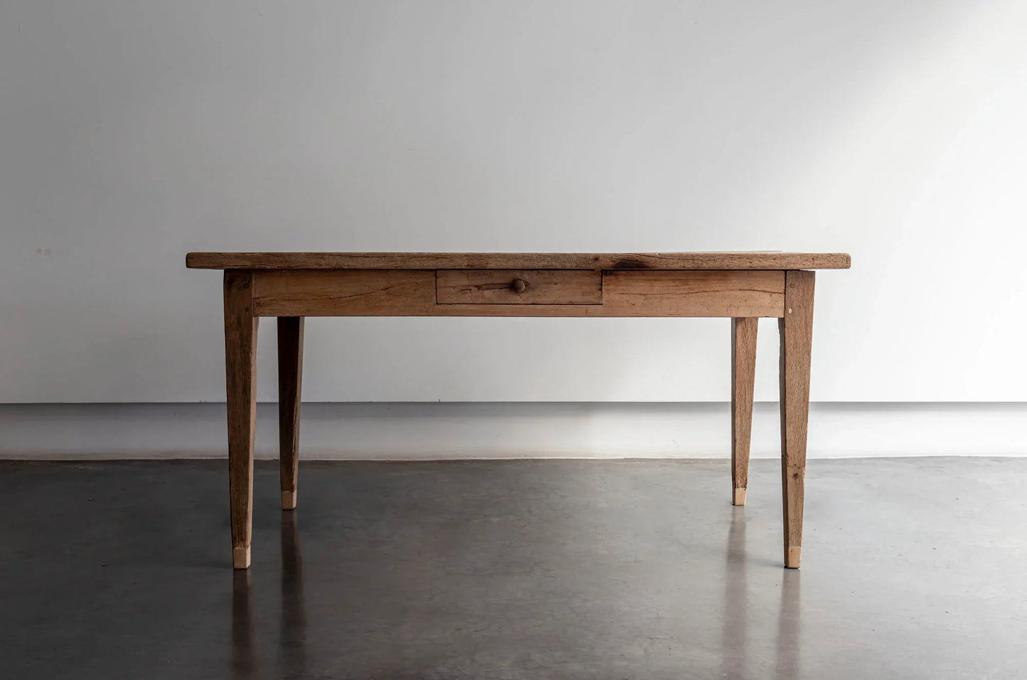MESA DE COMEDOR RÚSTICA